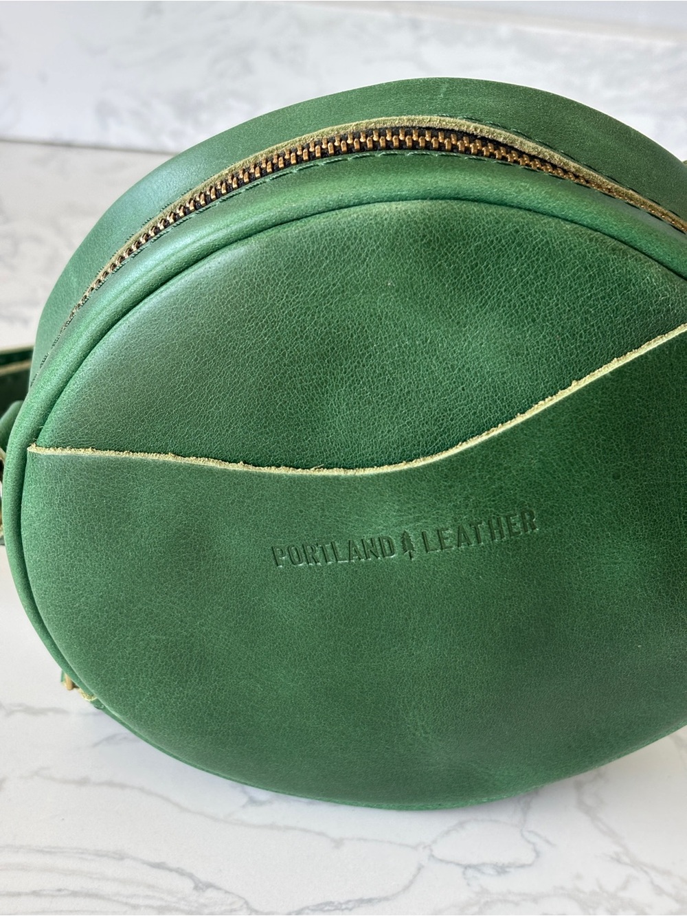 NWOT Portland Leather Green Round Crossbody Bag, sz Small - Picture 2 of 9